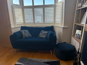 Beautiful 2-Bed Solihull Stay Comfort for up to 5