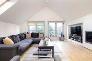 Chic Edinburgh 3-Bedroom 2-Storey House near City Centre with Free Parking