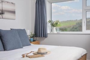 10 The Valley - Free Parking & WiFi, Close To Beaches