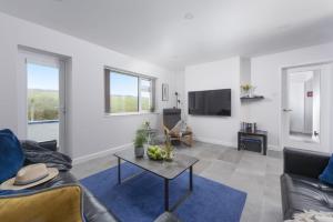 10 The Valley - Free Parking & WiFi, Close To Beaches