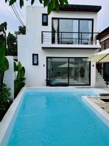 Dakings Greece House