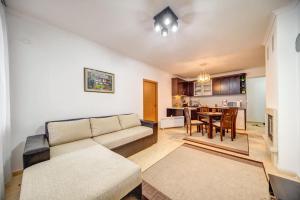 Slopeview Stay at Grand Monastery