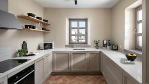 Family villa Calluna with pool and grill in Porec