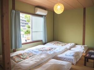 Grand Opening Sale!!! 関西空港近く-JR日根野駅前-貸切一軒家 Entire House Near Kansai Airport-The Palm Guest House