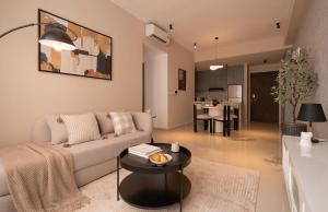 Spacious 3BR, Studio Tresor Apartment - 5 Minutes to Ben Thanh - Free Pool, Gym