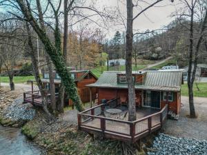 Tuck River Magic - 6 Waterfront Homes, Fish, Hike, and Mountain Views!