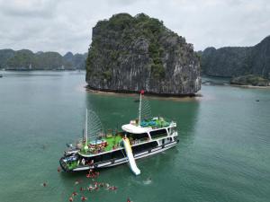 Sea Dragon Hotel Cát Bà & Aparment