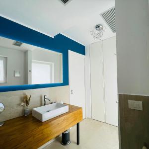 Wellness Hillside House In Le Marche