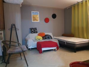 Quiet Accommodation Next to Geumho River