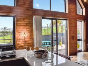 Briallen - Primrose - Ukc7075