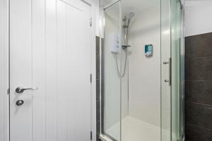 Light And Bright Apartment In The Middle Of Andover