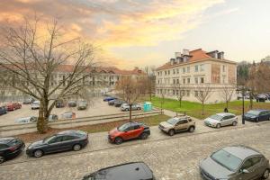 Old Town Comfort Apartment Near Vistula Boulevards by Noclegi Renters