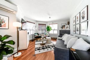 The Breakfast Club Suite - KingBed& AC - Patio - UG Park