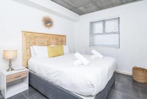 2 Bedroom Secure Pool Strong WiFi