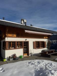 Chalet Famicha by Jolidi