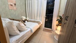 Classy Pool view low floor Condo near MoA