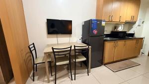 Classy Pool view low floor Condo near MoA