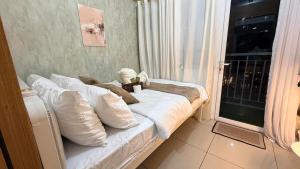 Classy Pool view low floor Condo near MoA