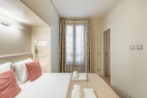 Elegant Parisian Stay - Steps to Opéra, Lafayette & Dining