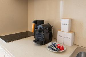 Elegant Parisian Stay - Steps to Opéra, Lafayette & Dining