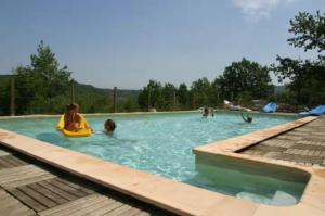 Les Gites De Chauzon 3 Avec Piscine