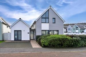 Finest Retreats - Tides 45