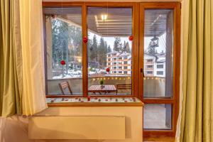 Cozy Evrika 2 Mountain Home