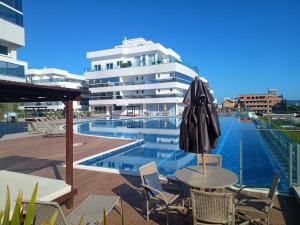 Cobertura com SPA Privativo - 3 Suítes - 8 pessoas - Mirante Home Club