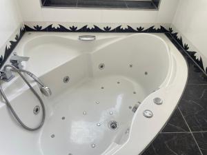 2 Zimmer Whg in Hannover nähe Zentrum mit Whirlpool und nahen öffentliche Verkehrsmitteln