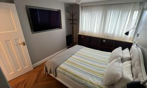 SOHO cozy flat with 360 views of London