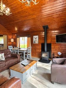 Lady Galloway 27 with Hot Tub