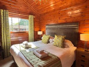 Lady Galloway 27 with Hot Tub