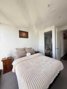 Cozy and Comfortable 2BR Apartment with master Ensuite and bathrooms