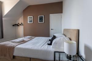 Spacious 4 Bedroom Family & Worker Hub