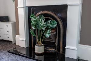 Spacious 4 Bedroom Family & Worker Hub