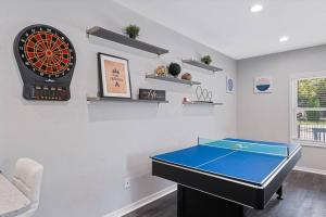 Ybor City Group Home Game Room & Sleeps 12 Tampa