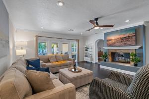 Luxury Mansion w Heated Pool and Spa