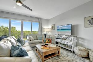 Renovated Spacious Townhome w Pool & Gym in Little Harbor Resort & Marina