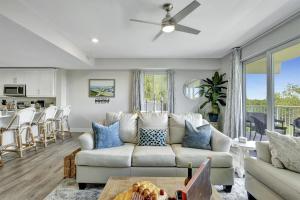 Renovated Spacious Townhome w Pool & Gym in Little Harbor Resort & Marina