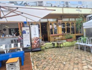 Stay Aurora#서울역차로5분#남영역도보8분#속대입구역 도보10분#숙소근처 맛집리스트 제공#K푸드탐방#경복궁#명동#이태원#홍대#1층#호텔식침구#서울윈터페스타