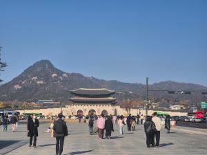 Stay Aurora#서울역차로5분#남영역도보8분#속대입구역 도보10분#숙소근처 맛집리스트 제공#K푸드탐방#경복궁#명동#이태원#홍대#1층#호텔식침구#서울윈터페스타