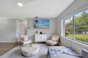 Magnificent Pool House in the Heart of Tampa - Sleeps 10