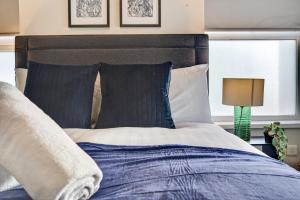 Central 2BR Ensuite Stay with Multiple Parking Spaces