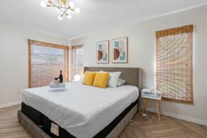 Lounge & Play in Chic North Tampa Home