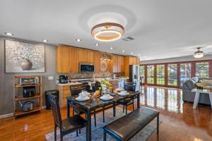 Modern Coastal Retreat w Waterfront Canal Views