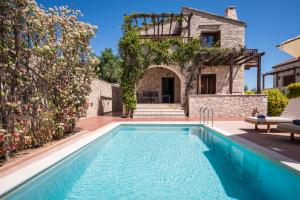 Spilia Village Hotel & Villas