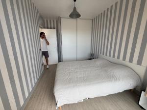 Chambre avec balcon vue mer