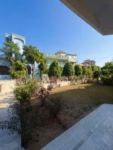 Entire 4BHK Villa with a Colour Pop kids Room