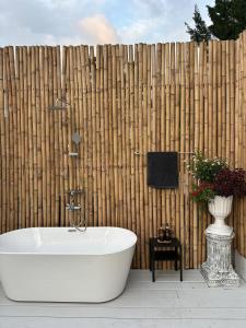 Lime Splash Private pool