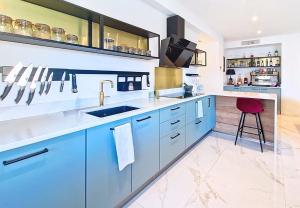 Nestor&Jeeves - TERRASSE D OR - By sea - Terrace